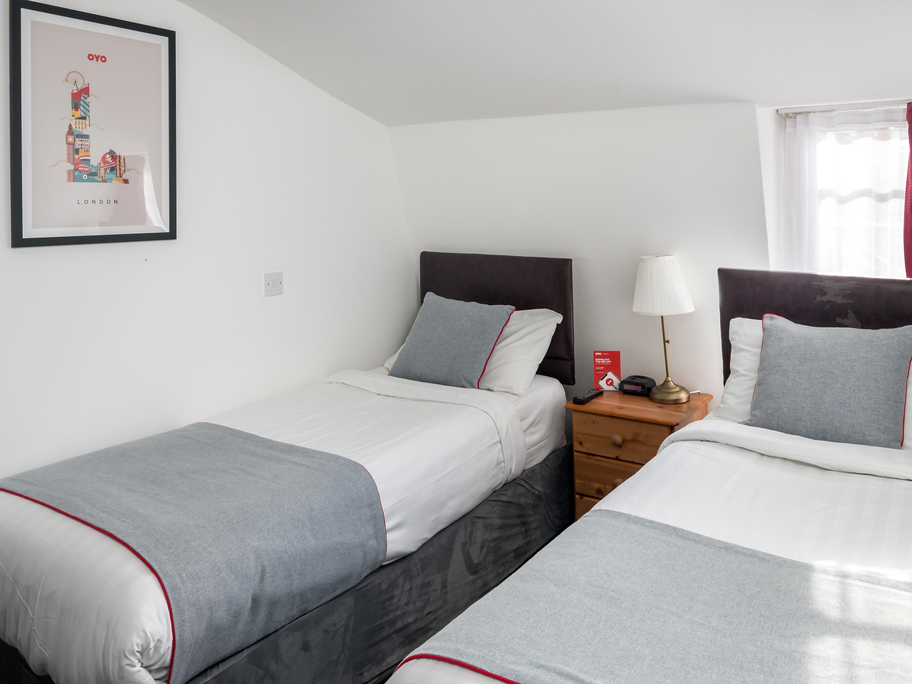 Apollo Hotel Kings Cross Лондон Екстериор снимка