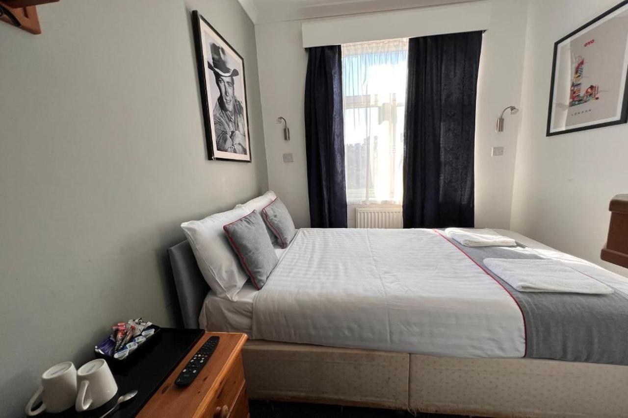 Apollo Hotel Kings Cross Лондон Екстериор снимка
